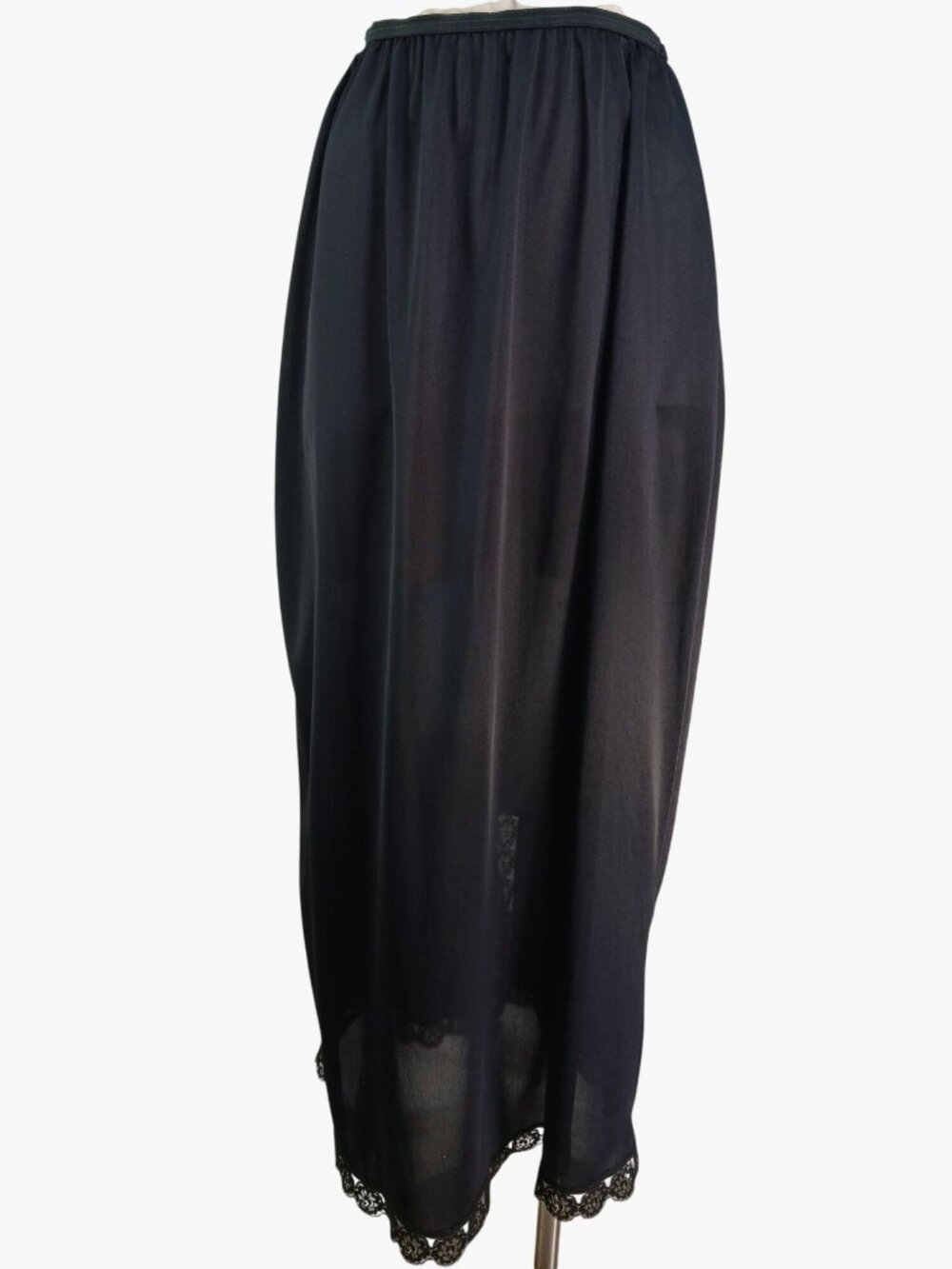 Vintage Black Nylon Half Slip Size L Lace Hem Back Vent Lorraine Office Corpcore - Picture 3 of 11